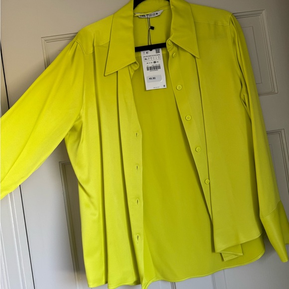 NWT Zara Women's Chartreuse Satin Button Down - Picture 2 of 5